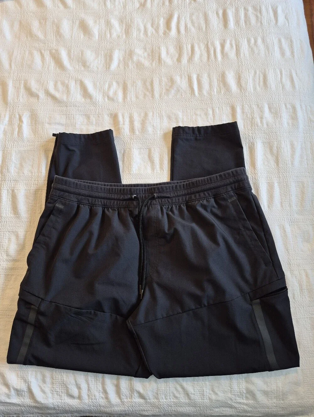 Under Armour men's black jogging athletic pants 40 x 33 all tags removed VGUC - Picture 2 of 7